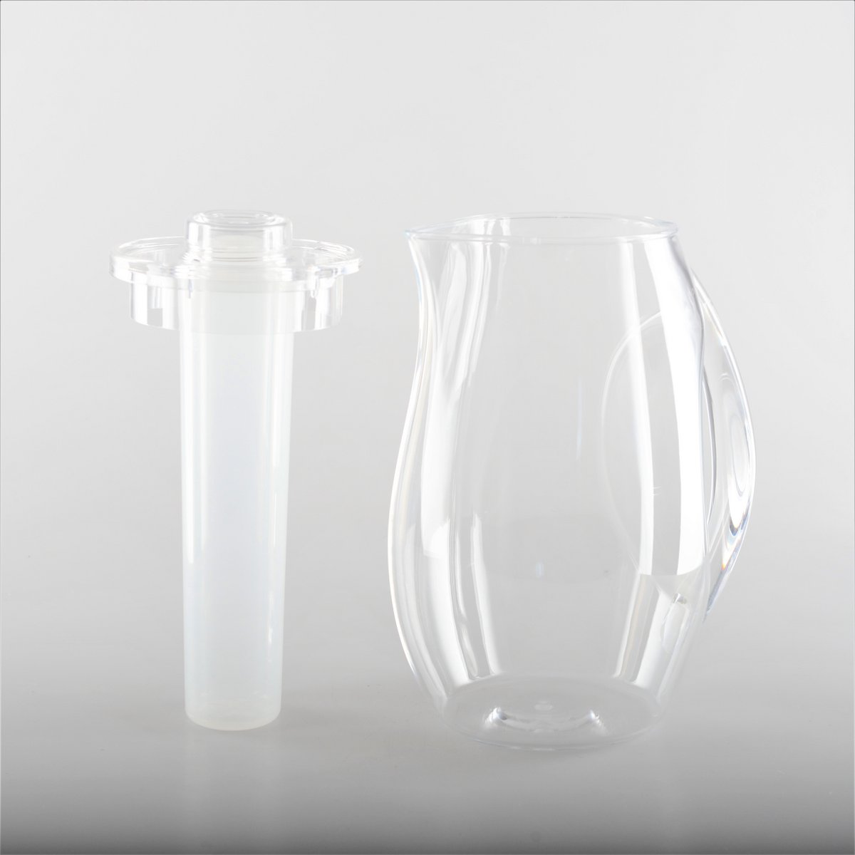 Transparent acrylic infuser carafe for drinks, ideal for home decoration and tableware | CozyVibe