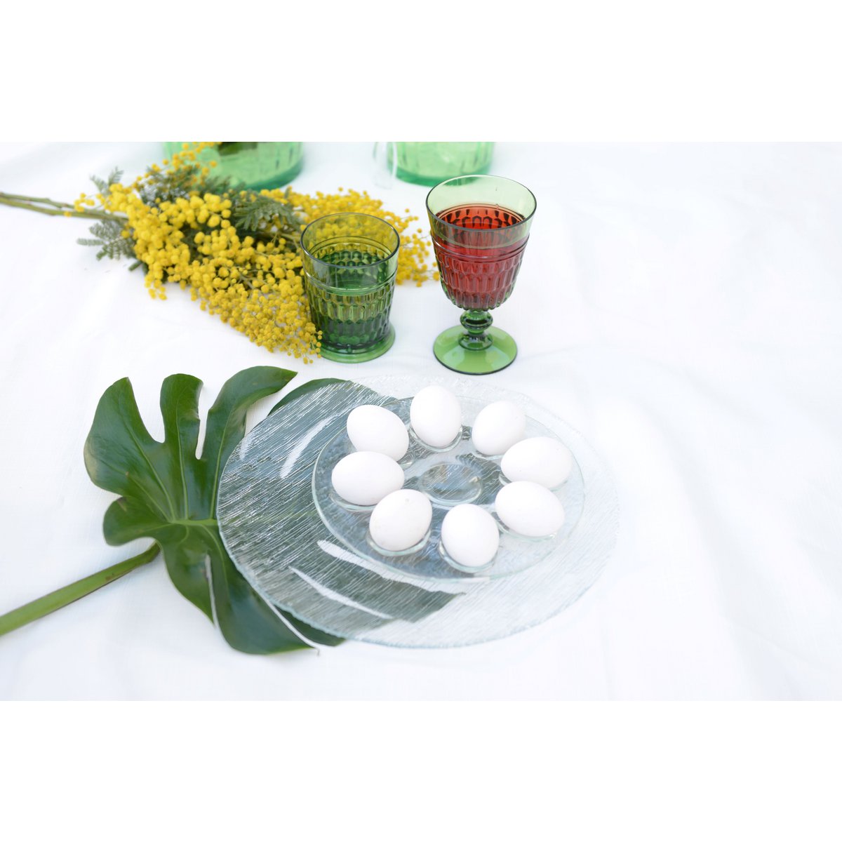 Glass eggs plate 22.5x22.5x2cm serving platter - CozyVibe.eu