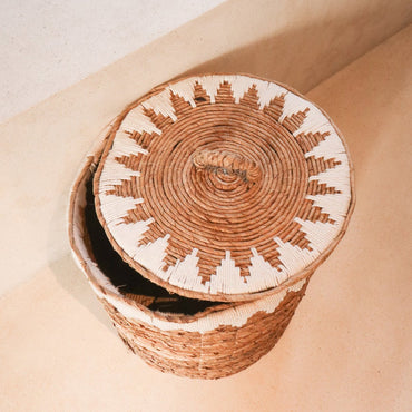 Laundry Basket with Lid Handwoven from Banana Fibre EMPAT Large Decorative Hamper Basket with white Cotton Macrame (2 sizes) - CozyVibe.eu