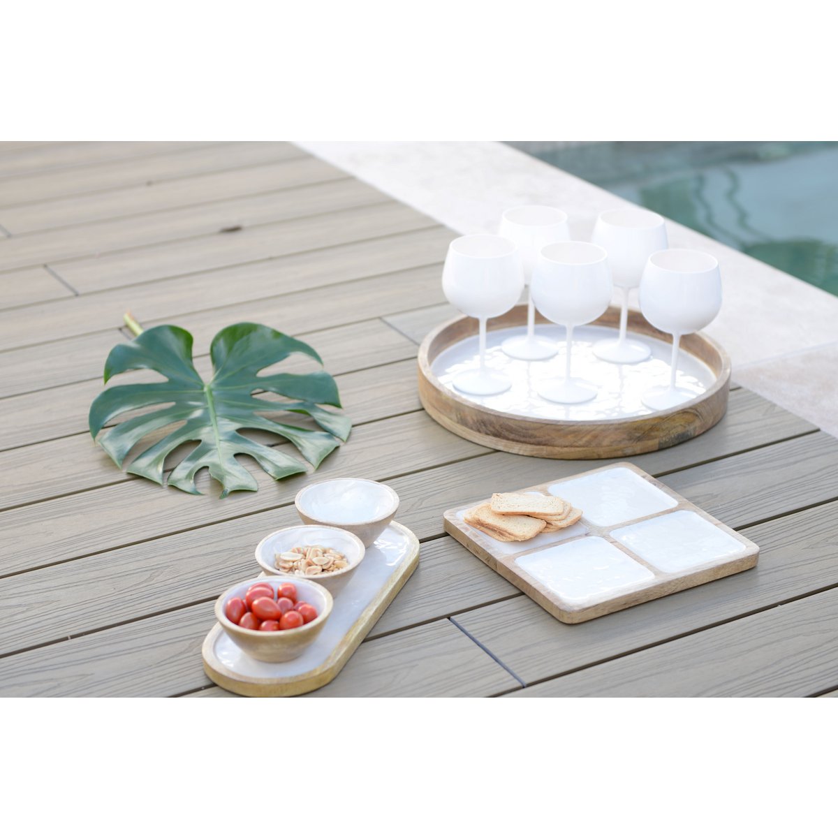Snacks set of 3 bowls on a wooden tray - CozyVibe.eu