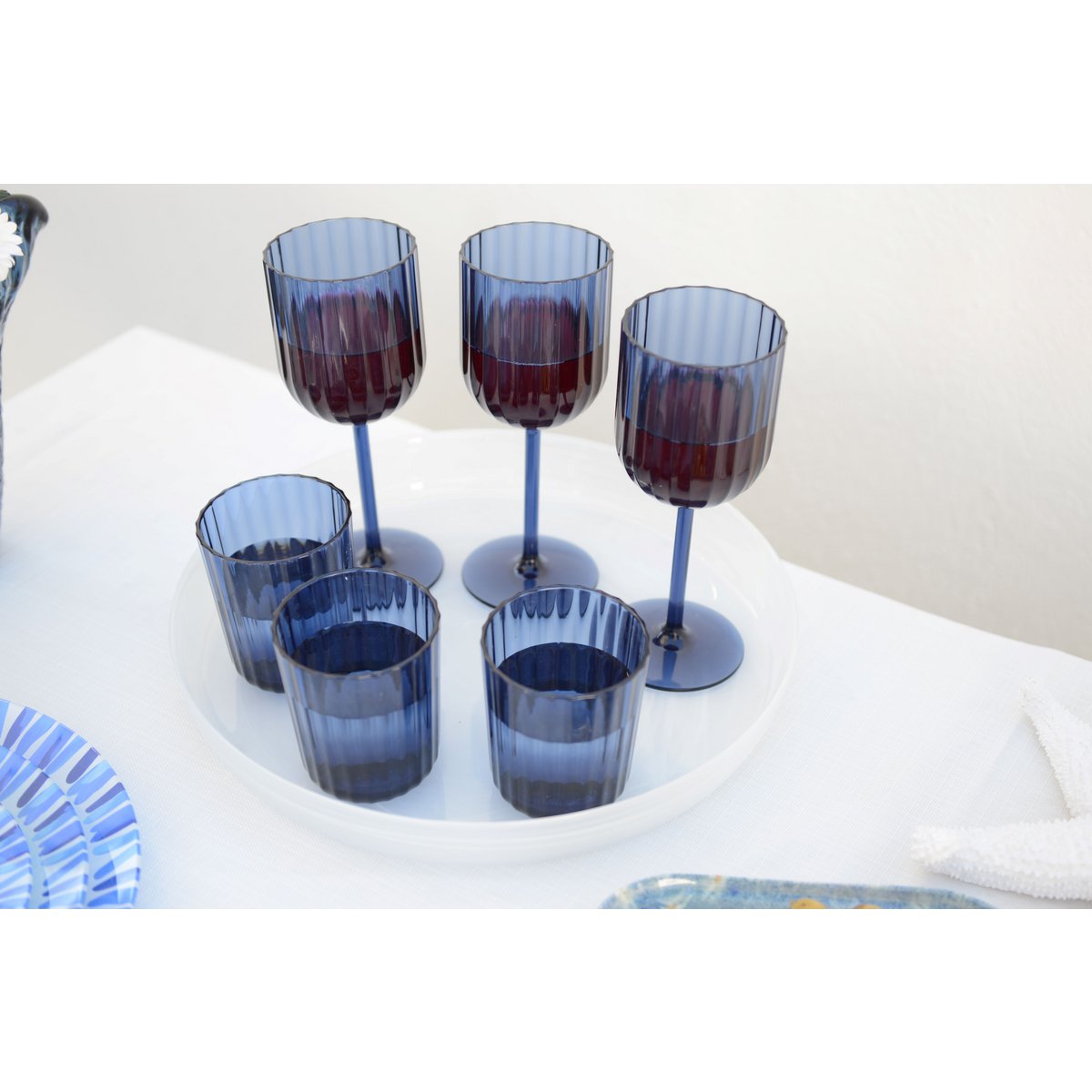 Robuste blaue Acryl-Wassergläser als Küchen- und Wohndekoration | CozyVibe