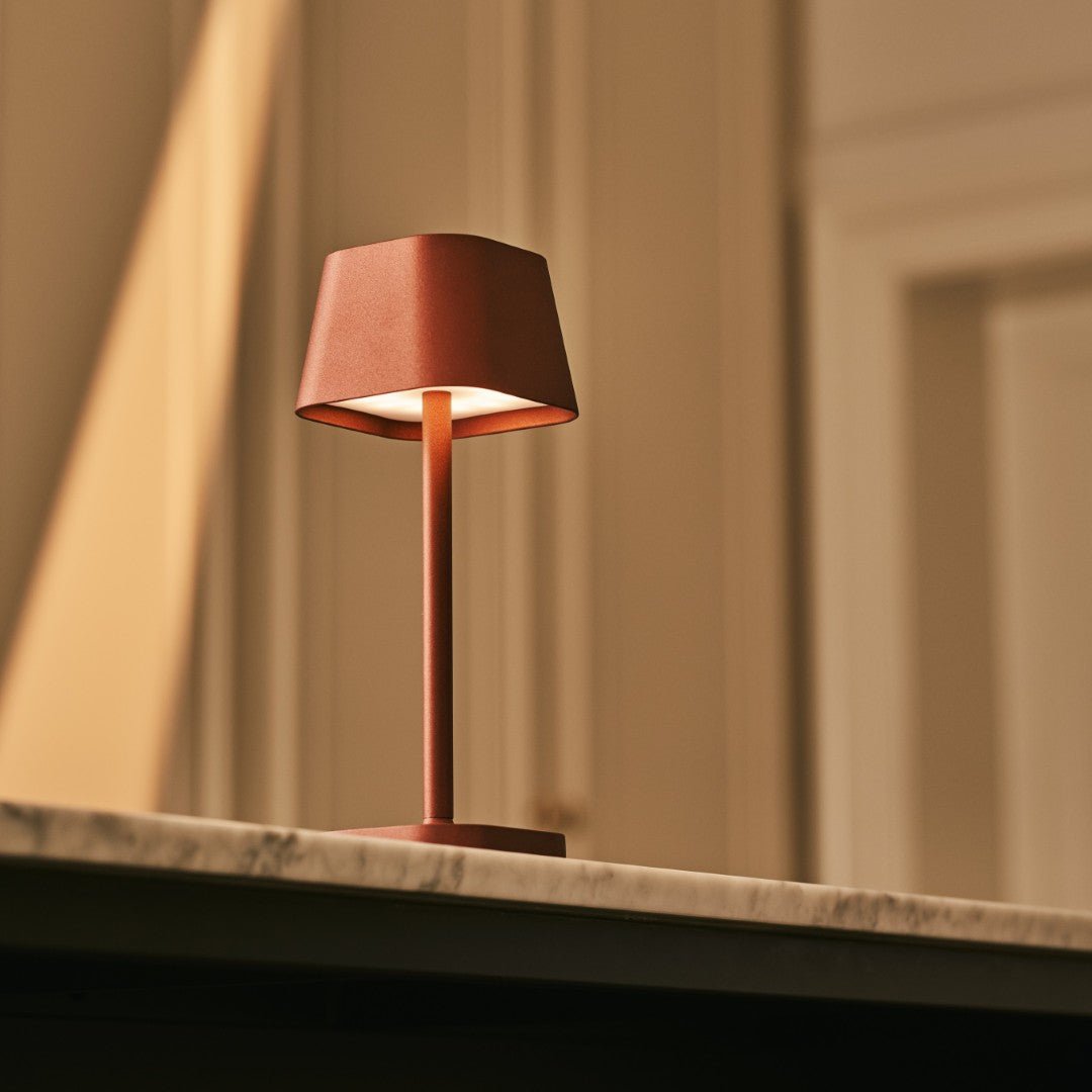 Ava Bronze wiederaufladbare Tischleuchte – kabellos und dimmbar – CozyVibe.eu