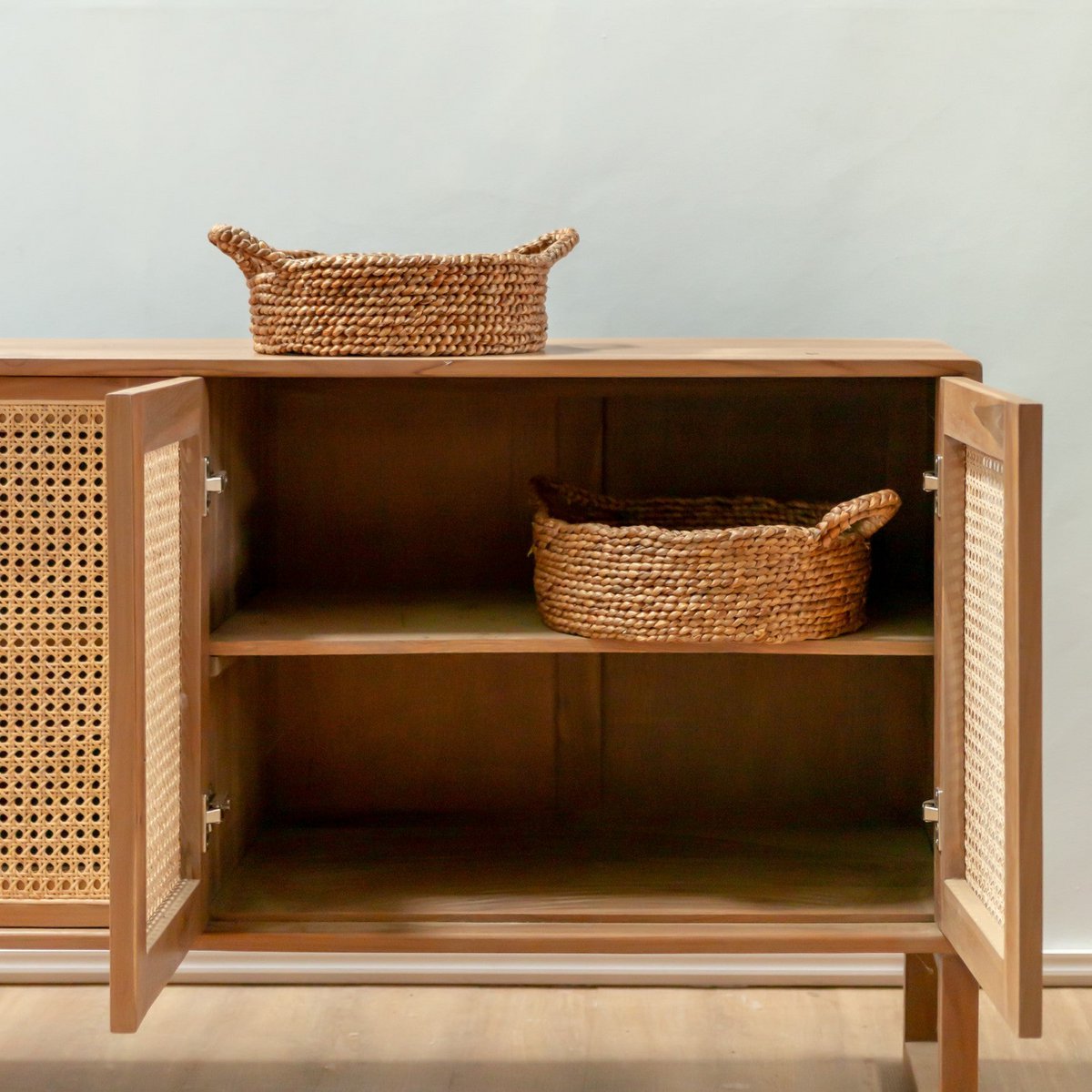 Bread Basket | Small Round Basket | Decorative Woven Storage Basket made of Water Hyacinth JAWAH (2 sizes) - CozyVibe.eu