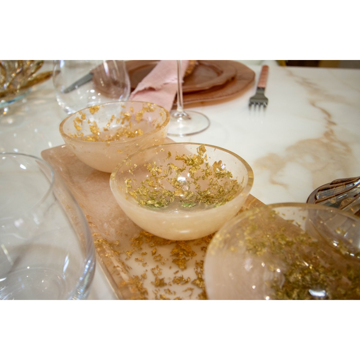 Glitzer-Aperitifset aus Kunstharz mit Tablett und 3 Schälchen