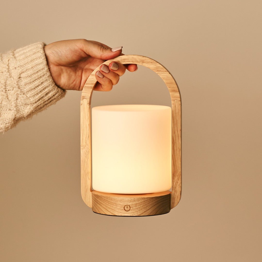 George Light Brown Holzleuchte – wiederaufladbar mit satiniertem Glas – CozyVibe.eu