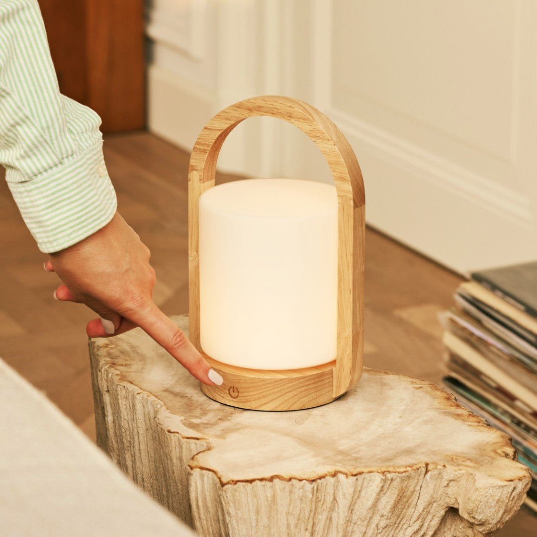 George Light Brown Holzleuchte – wiederaufladbar mit satiniertem Glas – CozyVibe.eu