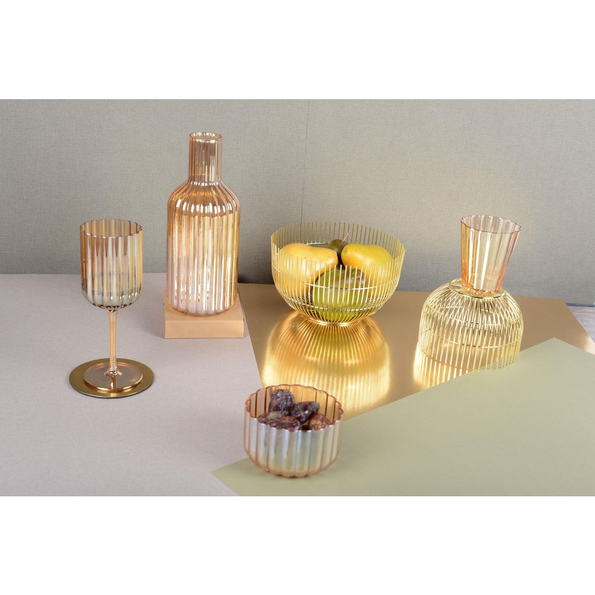 Gold Carafe 10.5x25.5cm - CozyVibe.eu