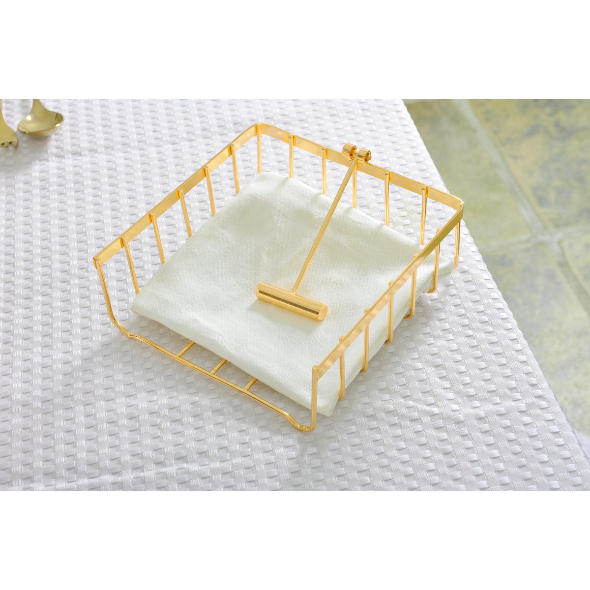 Gold Towel Holder – Elegant Stainless Steel Table Accent - CozyVibe.eu