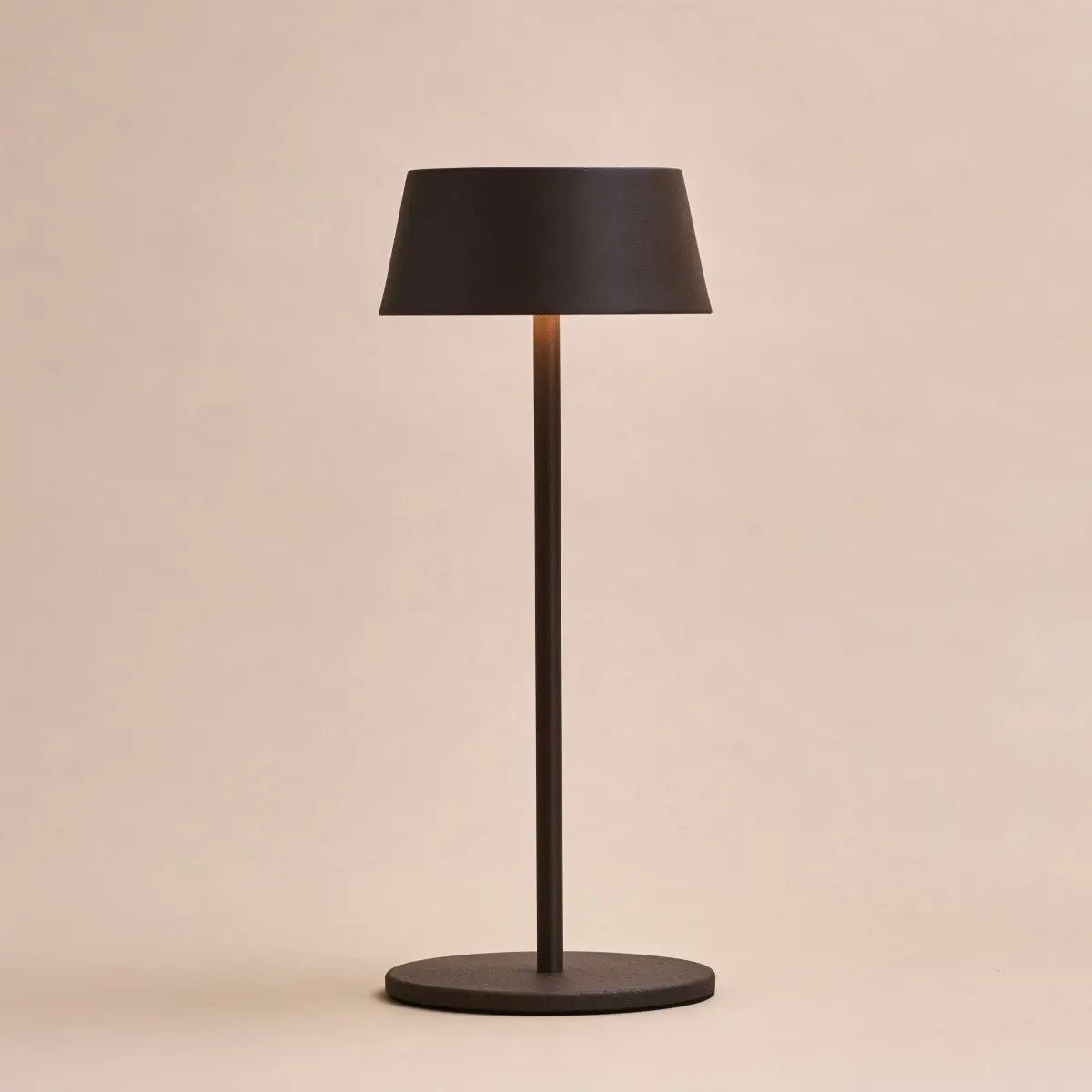 Hugo Lamp – Rechargeable Table Light, Dimmable & Cordless - CozyVibe.eu
