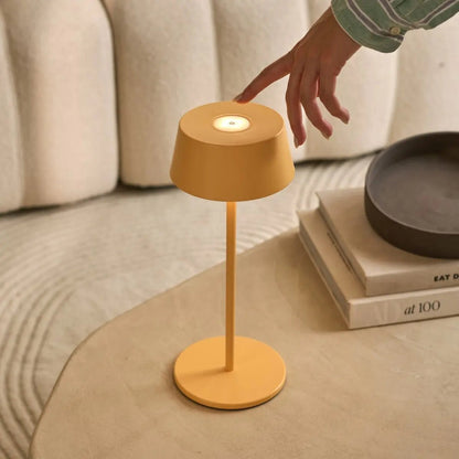 Hugo Lamp – Rechargeable Table Light, Dimmable & Elegant - CozyVibe.eu