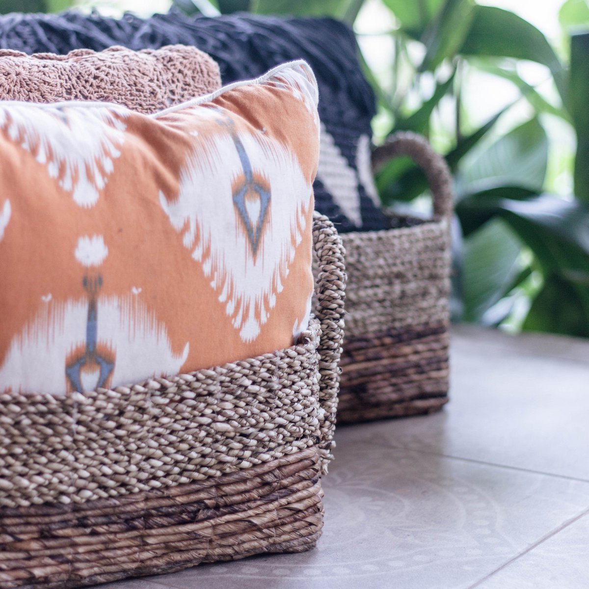Kapauku Aufbewahrungskorb – handgeflochten aus Seegras und Bananenfasern – CozyVibe.eu