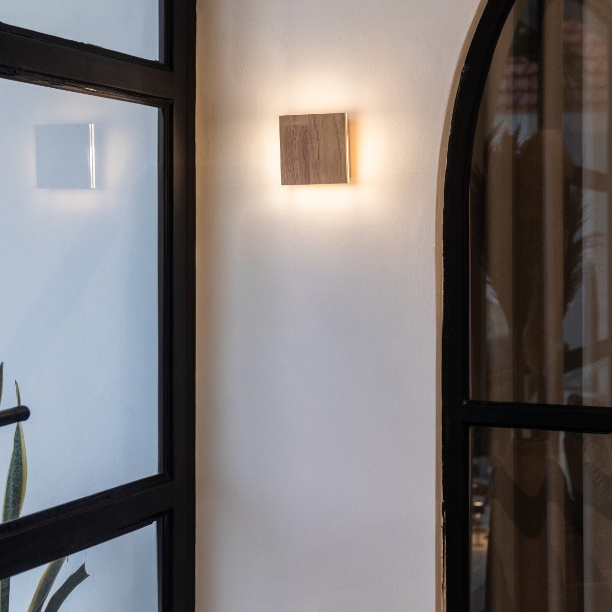 CozyVibe – wiederaufladbare kabellose Holz-Wandleuchte Lane