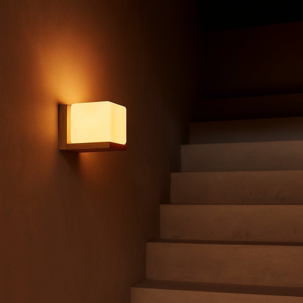 Lizzy Wandleuchte aus Holz – wiederaufladbar, dimmbar und stilvoll – CozyVibe.eu