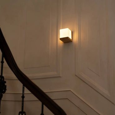 Lizzy Wall Lamp – Rechargeable Wooden Light, Dimmable & Stylish - CozyVibe.eu