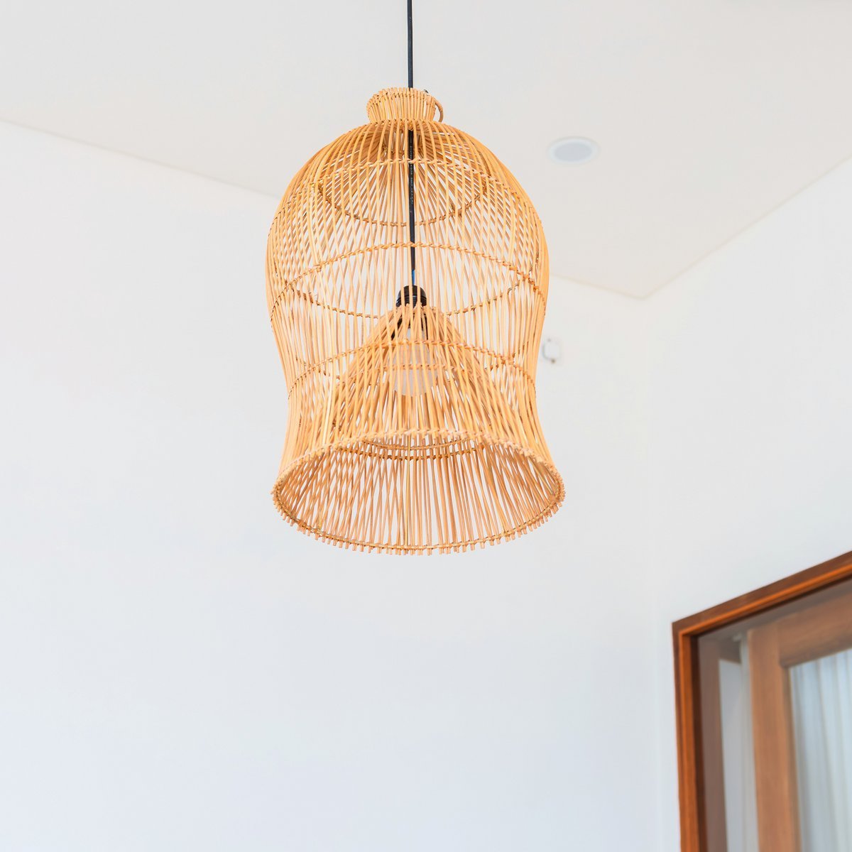 MAHARA Rattan-Lampenschirm – handgefertigte Boho-Pendelleuchte – CozyVibe.eu
