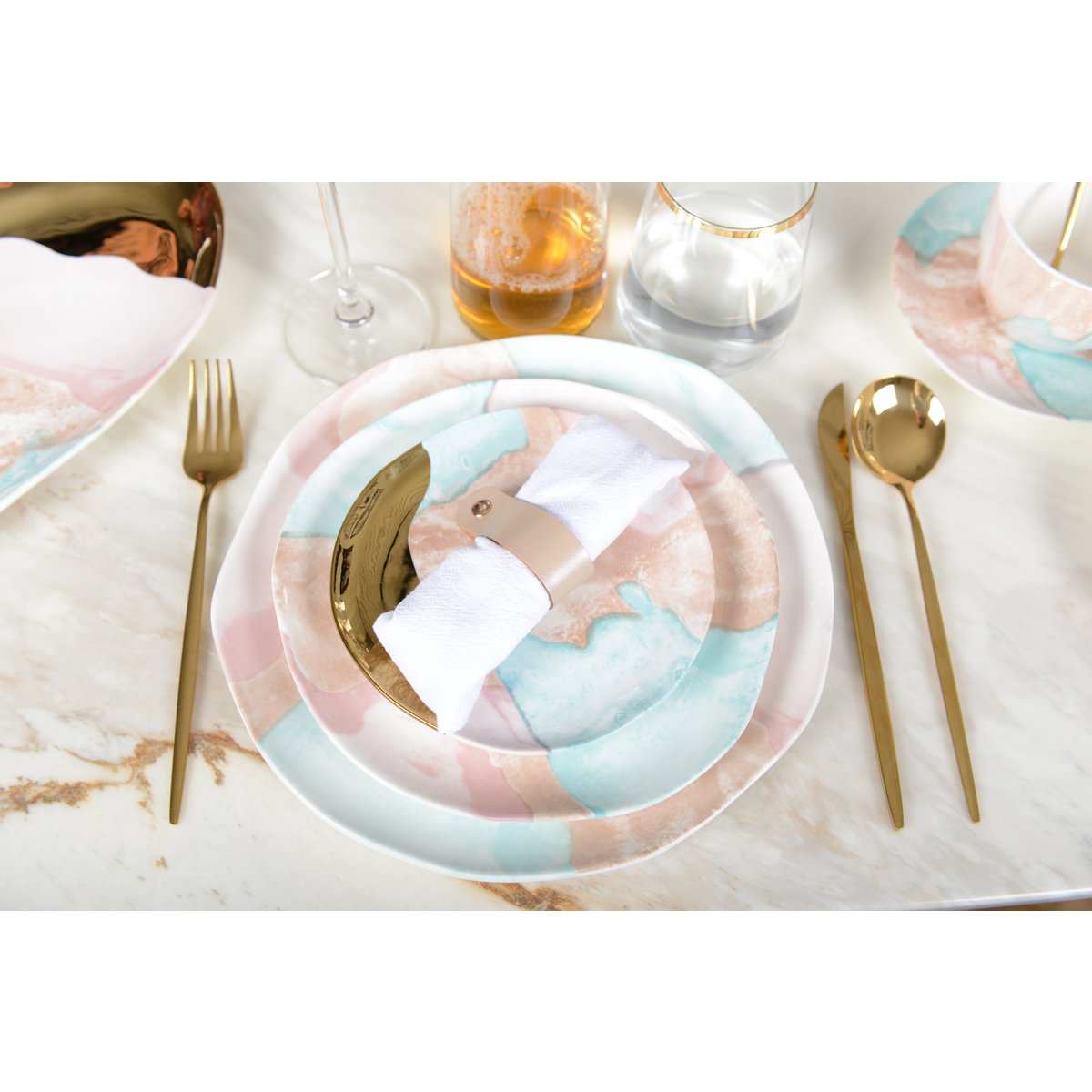 Multicolored flat plate - CozyVibe.eu