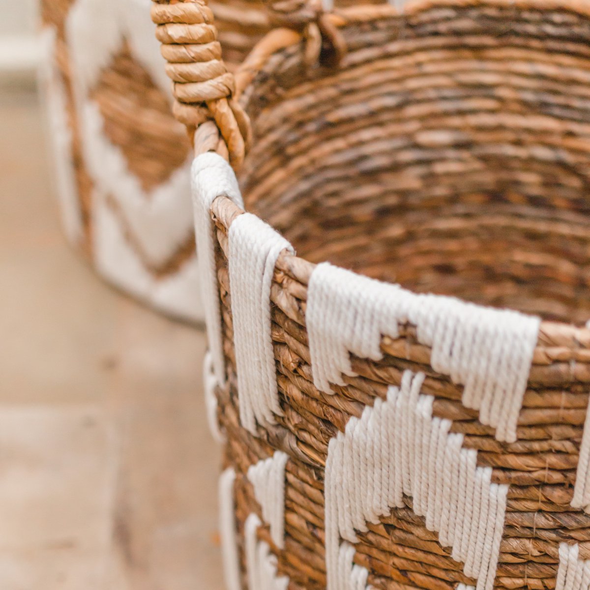 NASARI Basket – Banana Fibre Storage with Macrame - CozyVibe.eu