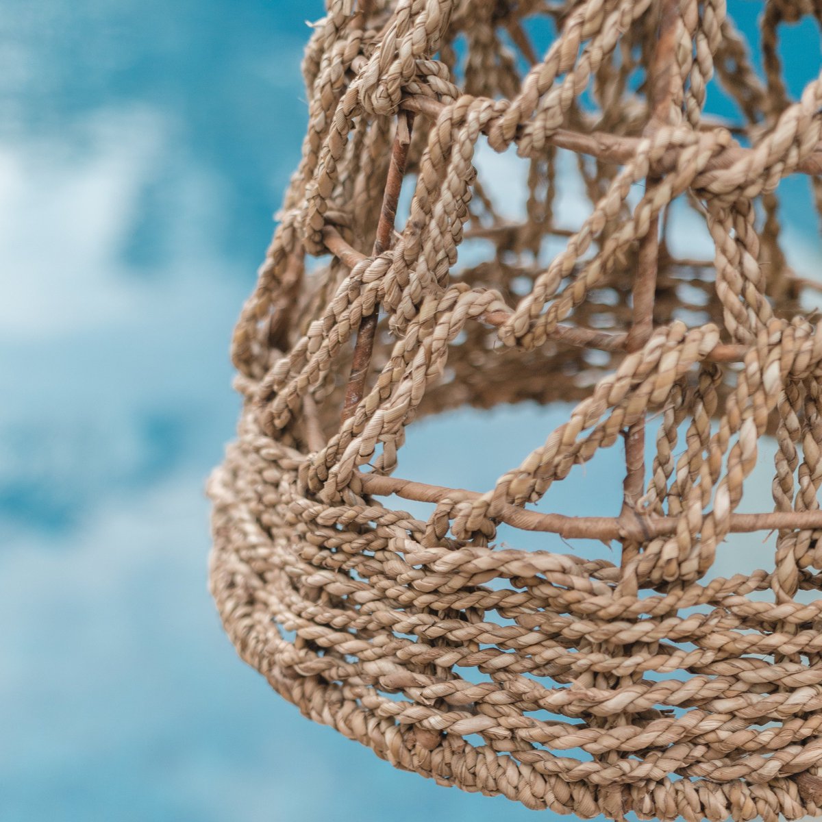 CozyVibe – handgeflochtene Boho-Pendelleuchte als Wohnzimmerdekoration
