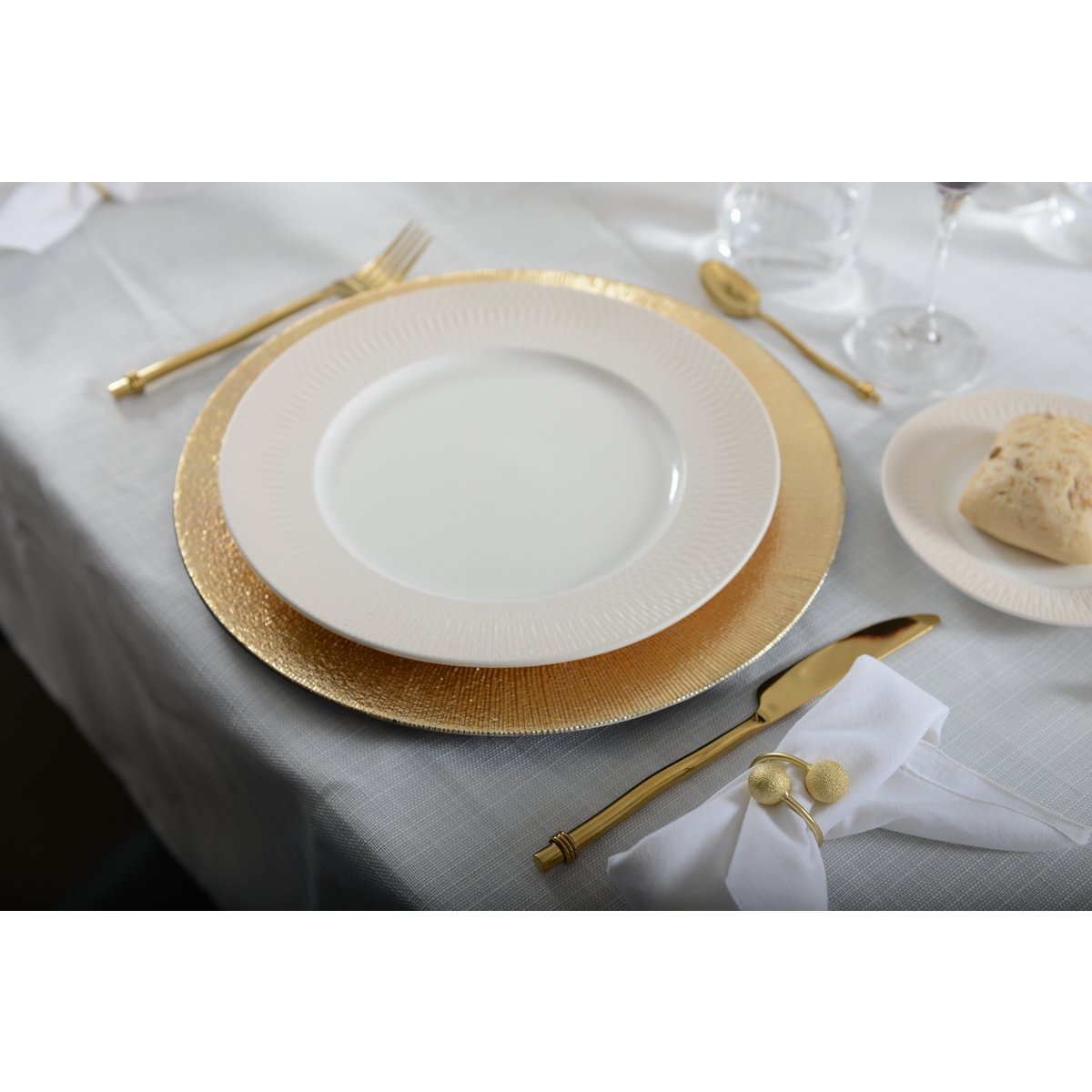 Weißer flacher Teller Princess – CozyVibe.eu