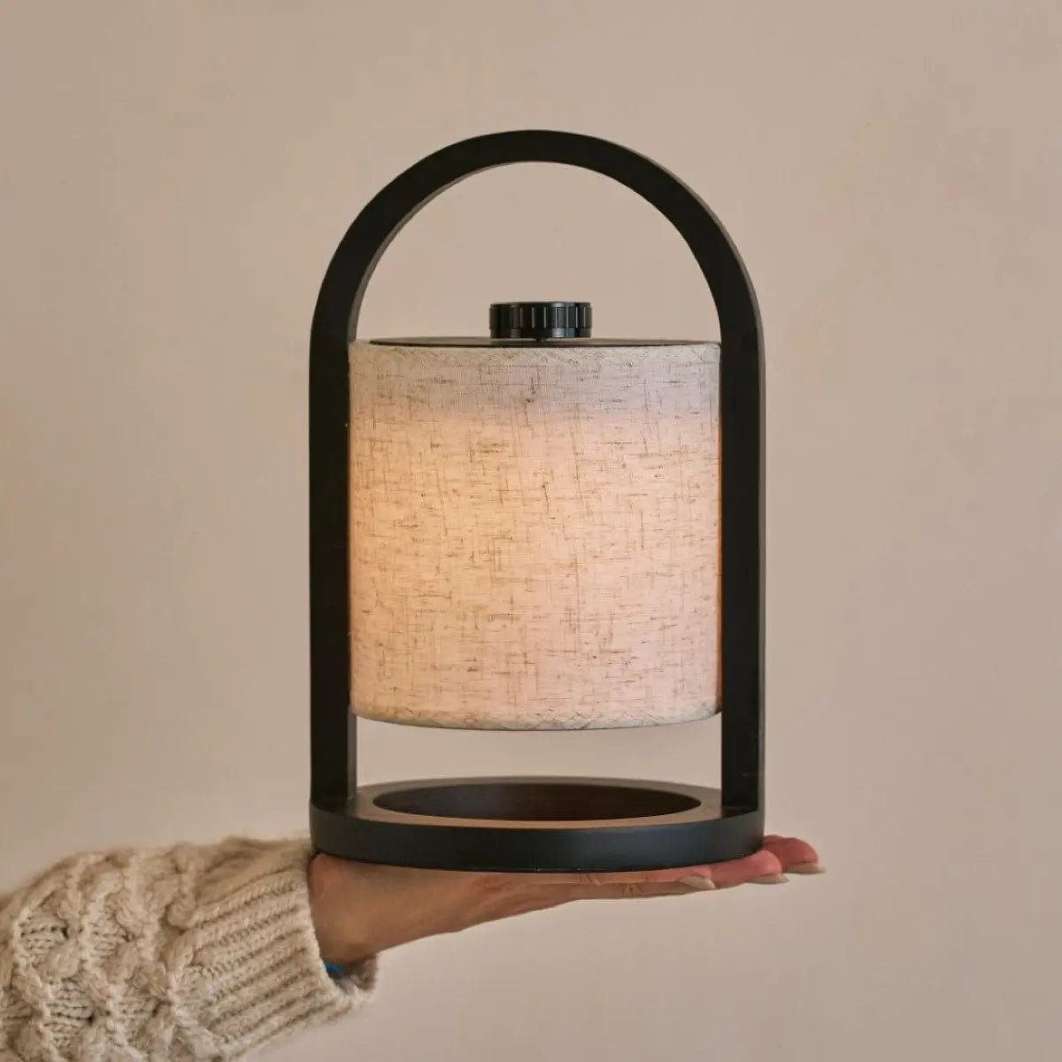 River Black Holzleuchte – kabellos, wiederaufladbar und dimmbar – CozyVibe.eu