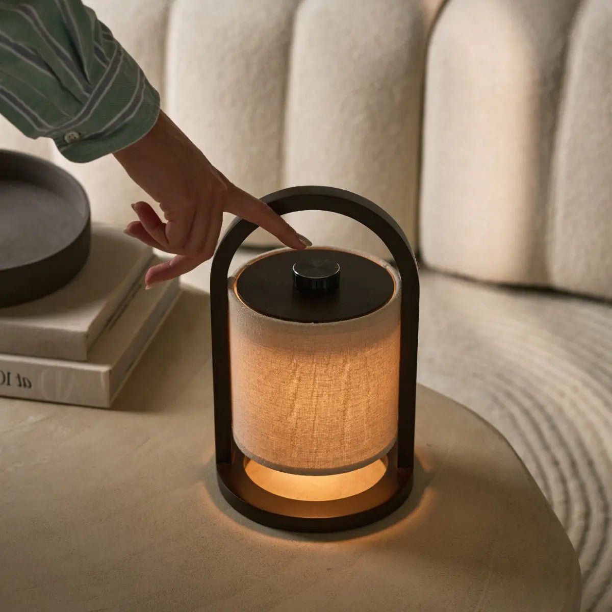 River Dark Brown Holzleuchte – kabellos, wiederaufladbar und dimmbar – CozyVibe.eu