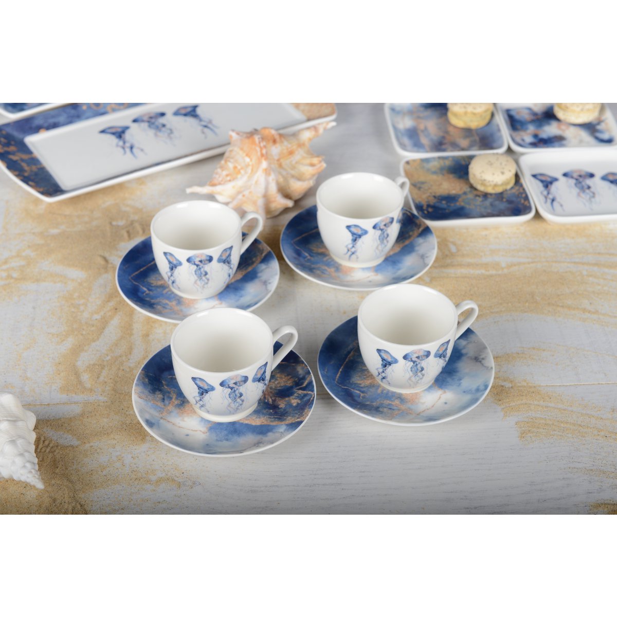 Set of 4 coffee cups with jellyfish + saucers - CozyVibe.eu