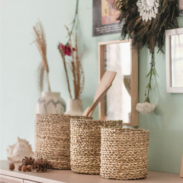 Small Seagrass Basket BHINNEKA | Plant Basket | Woven Boho Basket | Planter | Decorative Basket | Small Storage Basket | Round Flower Basket - CozyVibe.eu