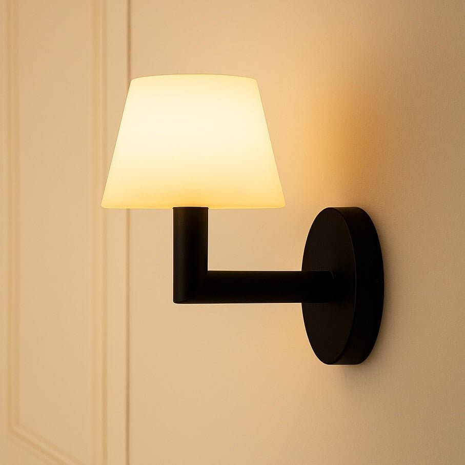 Ted Black – Wooden Rechargeable Wall Lamp | Cordless & Dimmable - CozyVibe.eu