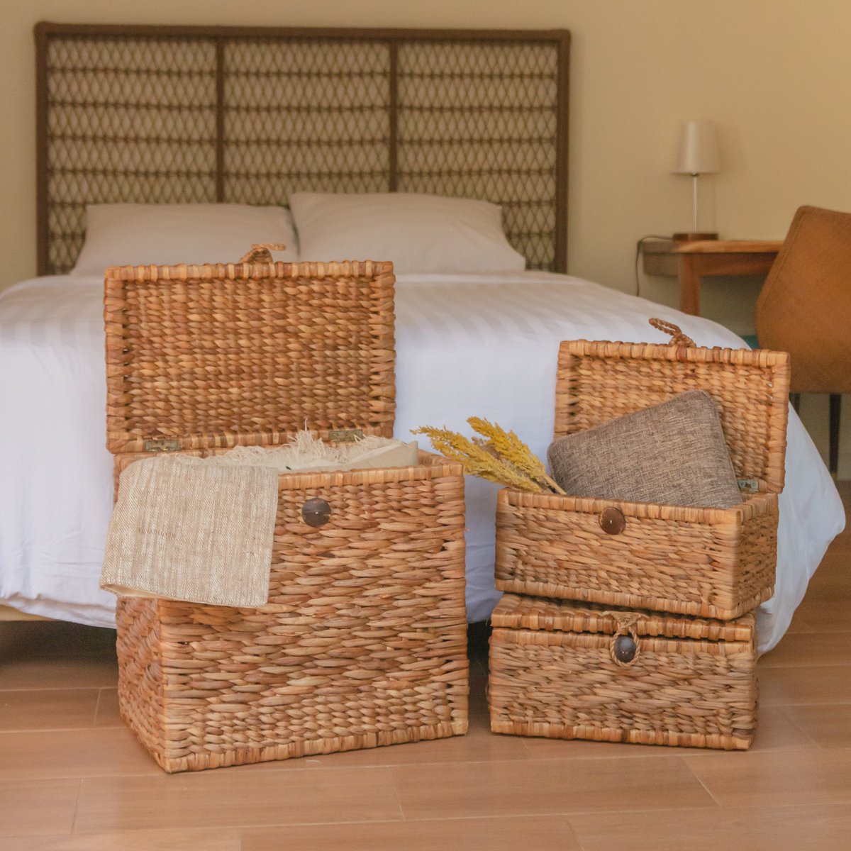 Trunk Basket | Laundry Basket with Lid KELANA made from Water Hyacinth (2 sizes) - CozyVibe.eu