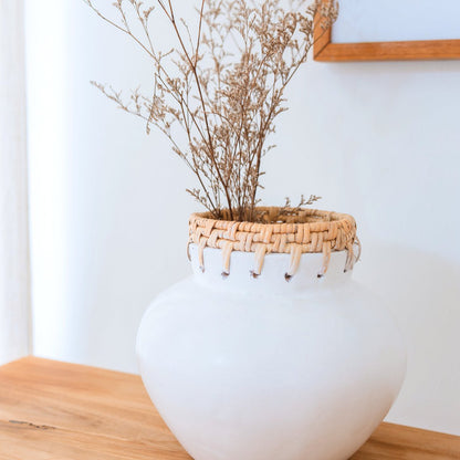 TUBAN White Clay Vase – Handmade Vase with Rattan Detail - CozyVibe.eu