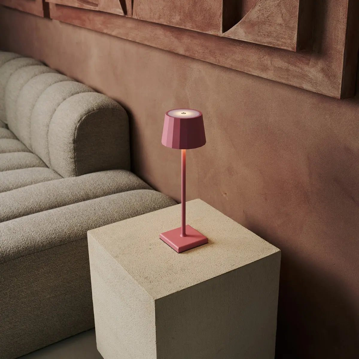 Wouter Flamingo Pink – Rechargeable Lamp | Modern Dimmable Lighting - CozyVibe.eu