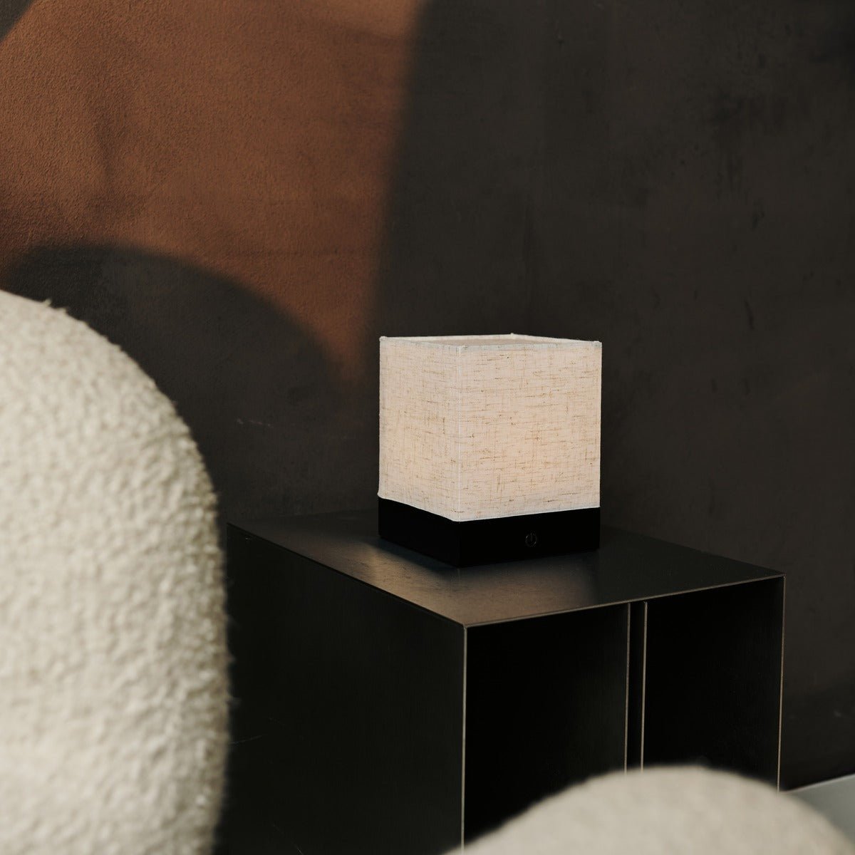 Zano Black kabellose Leuchte – dimmbares Design aus Holz und Leinen – CozyVibe.eu