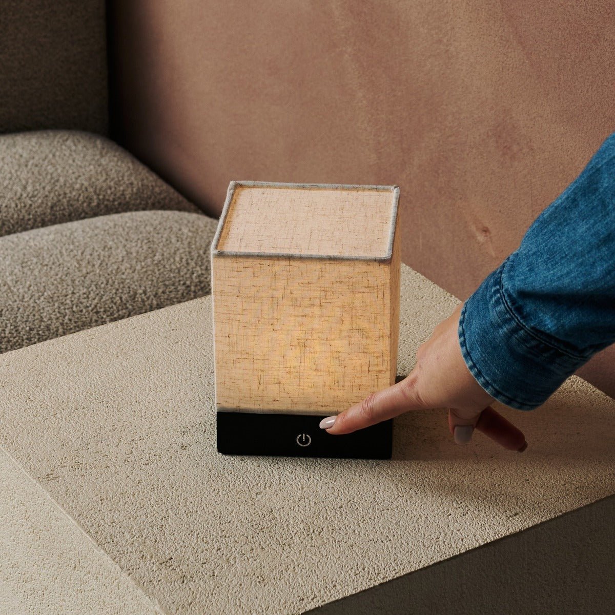 Zano Black kabellose Leuchte – dimmbares Design aus Holz und Leinen – CozyVibe.eu