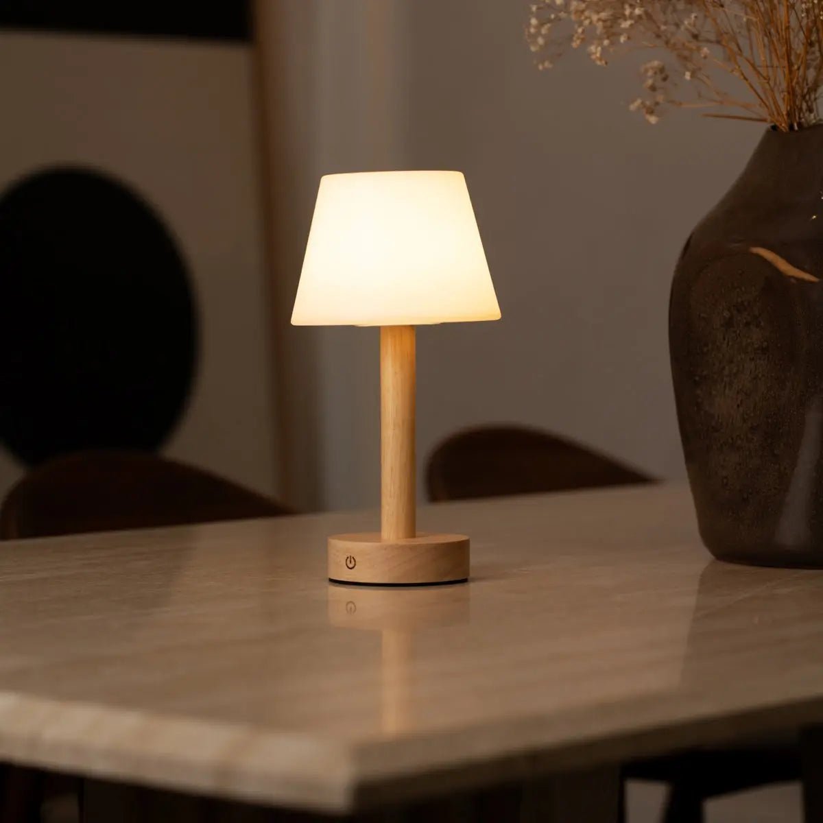 Zoë Light Brown Wooden Lamp – Dimmable Rechargeable Design - CozyVibe.eu