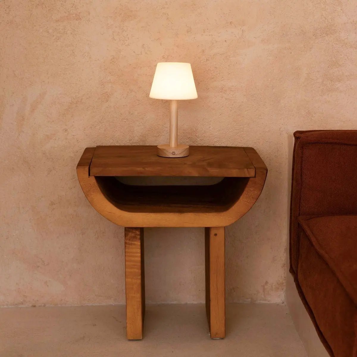 Zoë Light Brown Wooden Lamp – Dimmable Rechargeable Design - CozyVibe.eu