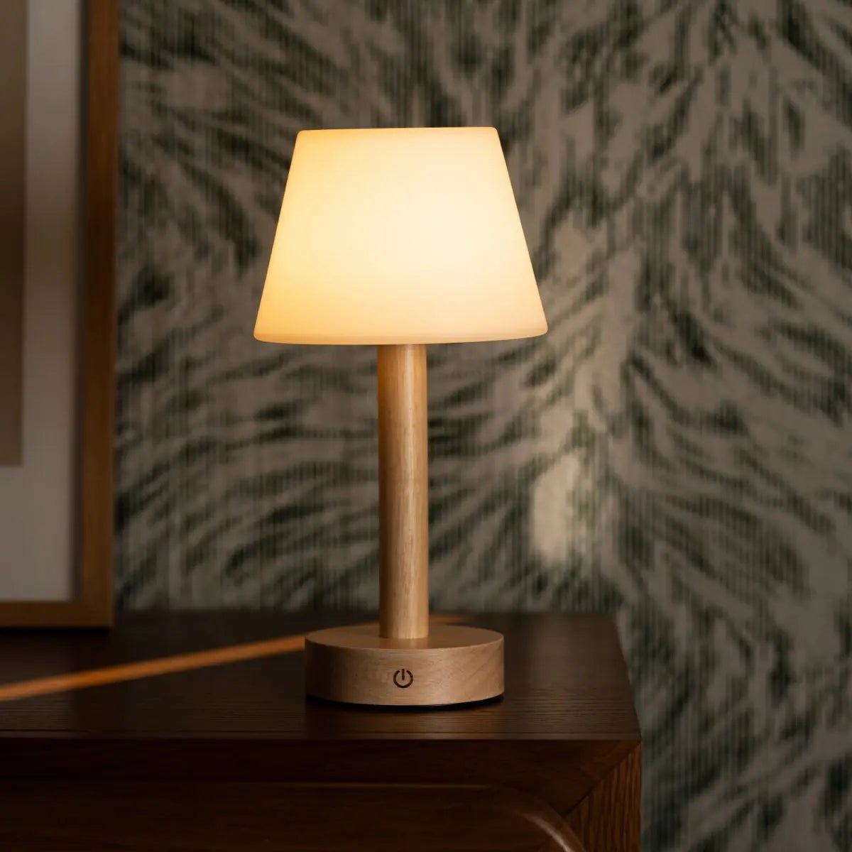 Zoë Light Brown Wooden Lamp – Dimmable Rechargeable Design - CozyVibe.eu