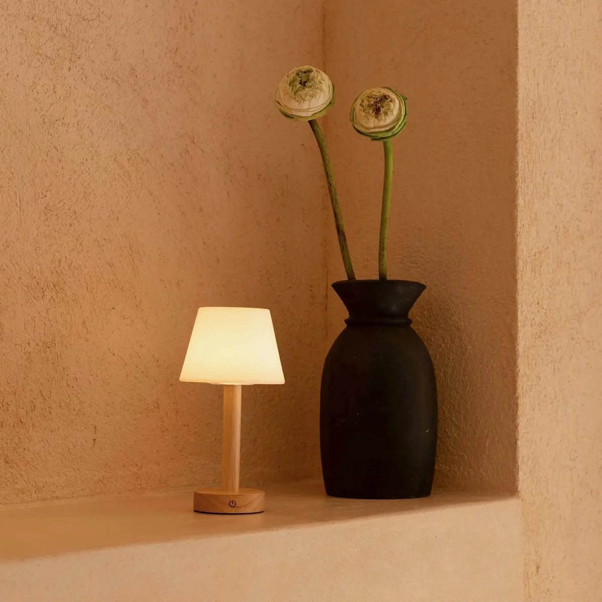 Zoë Light Brown Wooden Lamp – Dimmable Rechargeable Design - CozyVibe.eu