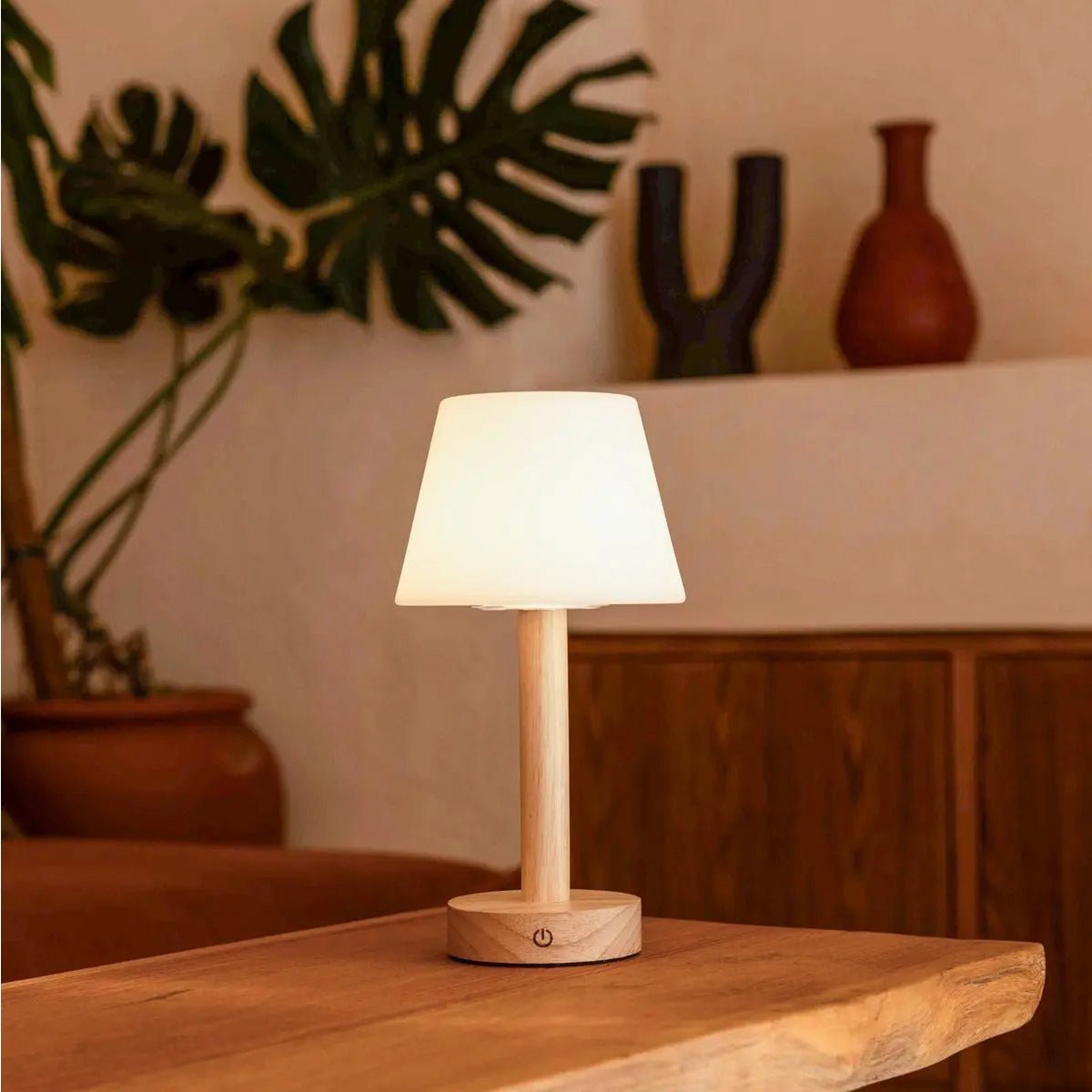 Zoë Light Brown Holzleuchte – dimmbar und wiederaufladbar – CozyVibe.eu